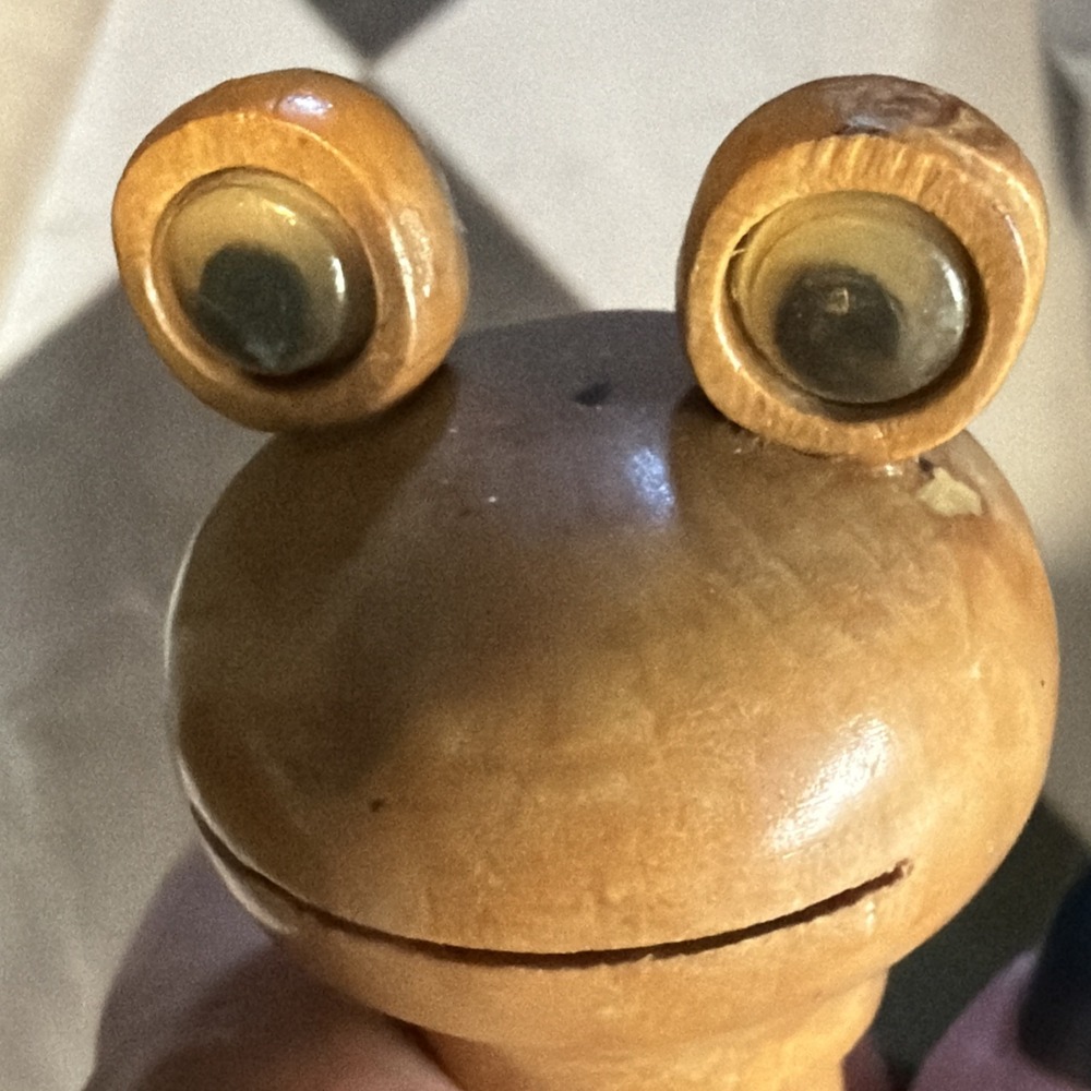 Cute VTG Frog Face Handle Umbrella Shaw Creations Red Wood Handle Whimsy Novelty - Picture 8 of 8